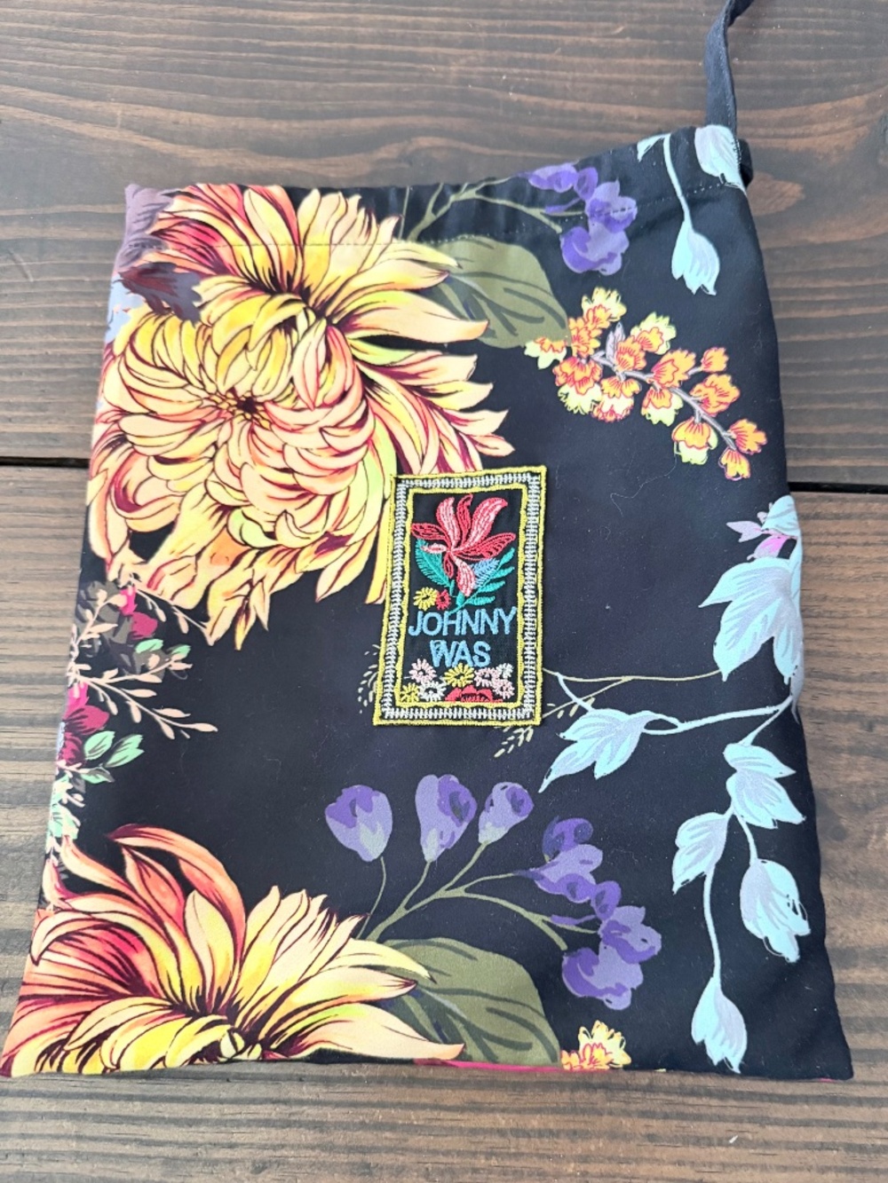Johnny Was Baccara Reversible Beach Towel Floral 40x70 NWOT + Pouch - Picture 9 of 9